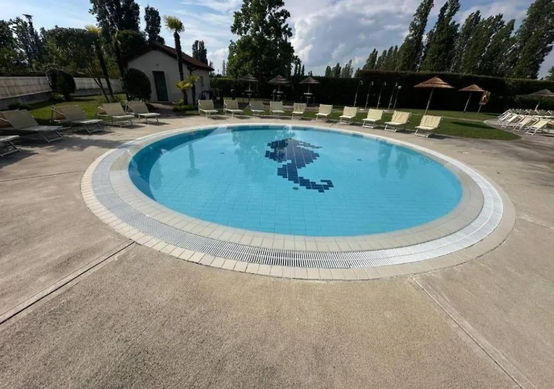 Apartment In Residence With Pool - Jesolo Top Next To Golf Club Lido di Jesolo